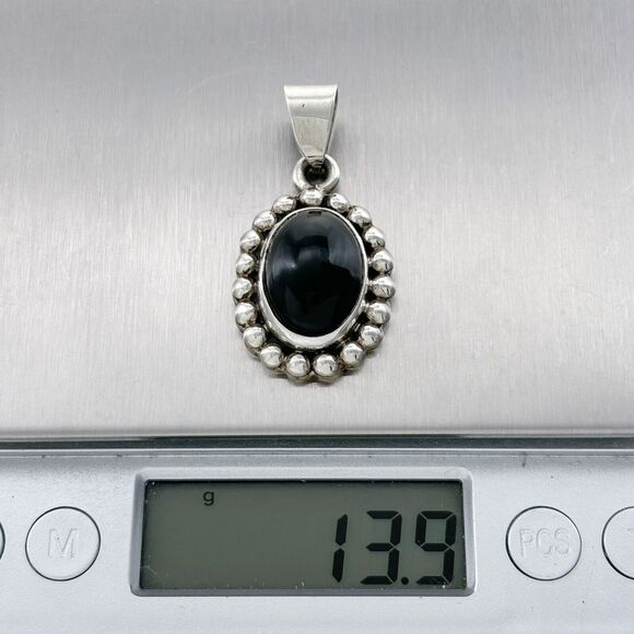 Vintage Sterling Silver 925 Beadwork Frame Oval Onyx Pendant - Picture 5 of 5